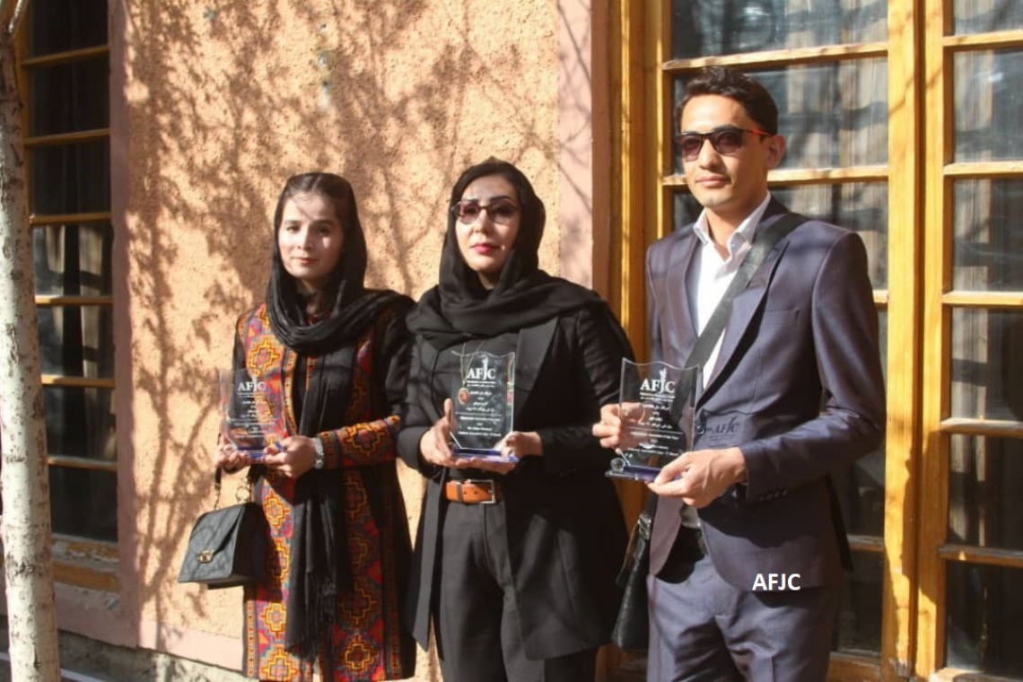په ۱۳۹۹ کال د افغانستان د کال خبریال جایزې ګټونکي: آسیه حمزه ای، فخریه رادفر او لیاقت لایق